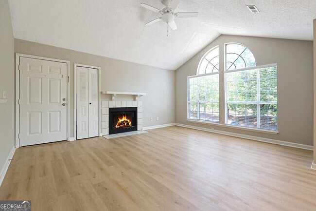 Building Photo - 901 Wentworth Ct