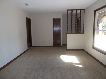 Building Photo - Valley Hills Subdivision - Detached Garage...