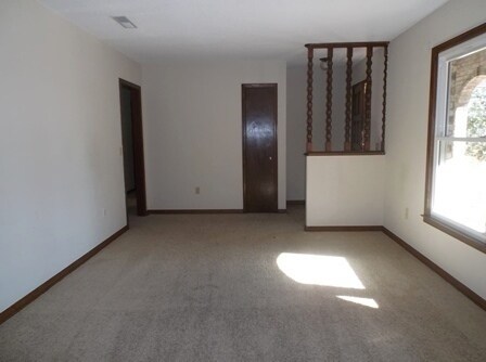 Foto del edificio - Valley Hills Subdivision - Detached Garage...