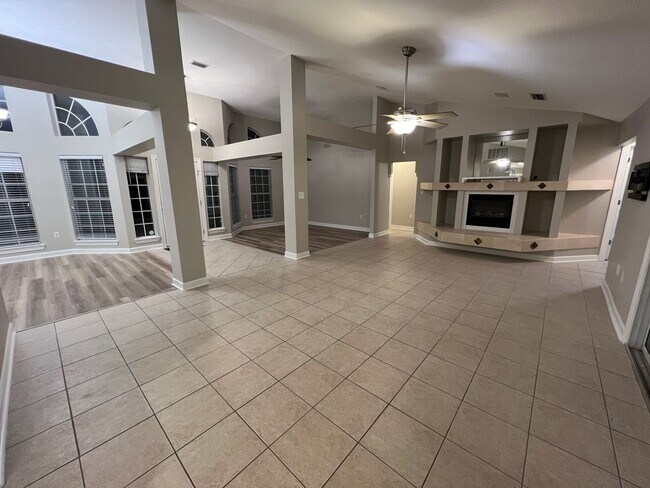 Building Photo - Bluewater Bay Area 4 Bedroom Pool Home!