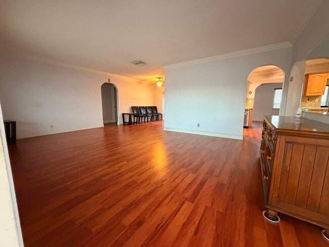 Building Photo - 5806 NW 86th Terrace