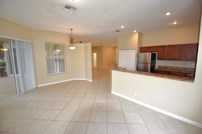 Building Photo - 7178 Catalina Isle Dr