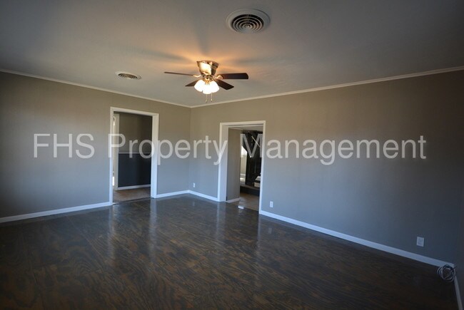 Foto del edificio - 917 S Oak Grove Ave