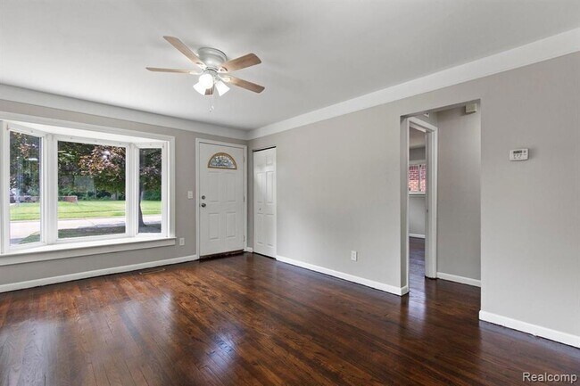 Foto del edificio - 5613 Merrick St