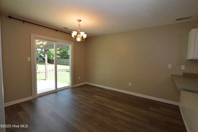 Foto del edificio - 120 Walnut Hills Dr
