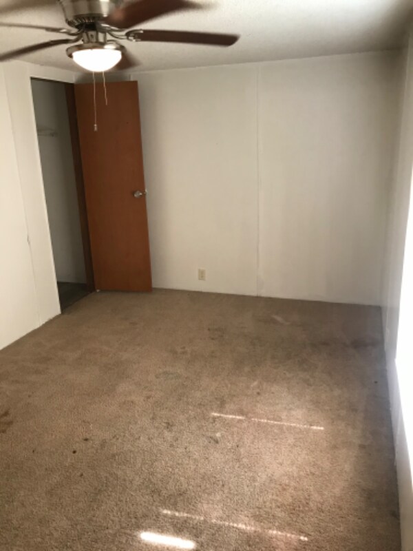 Foto del edificio - 7131 Golden Meadows Rd