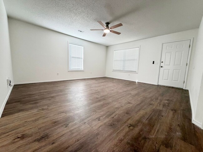 Photo - ***5905 B Sara Street*** House