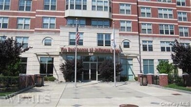 Building Photo - 300 Mamaroneck Ave