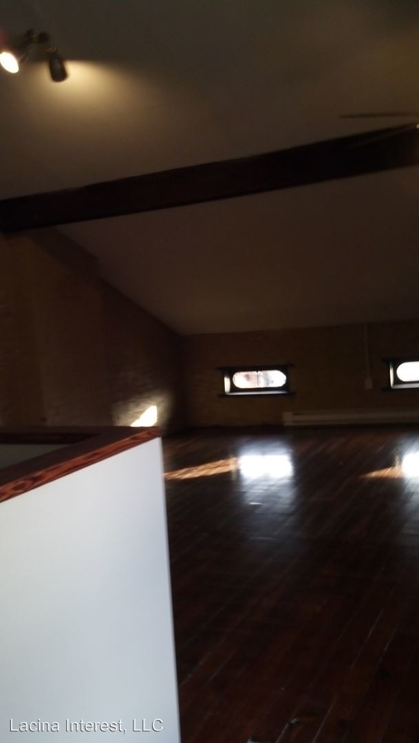 Building Photo - 272 W McMicken Ave