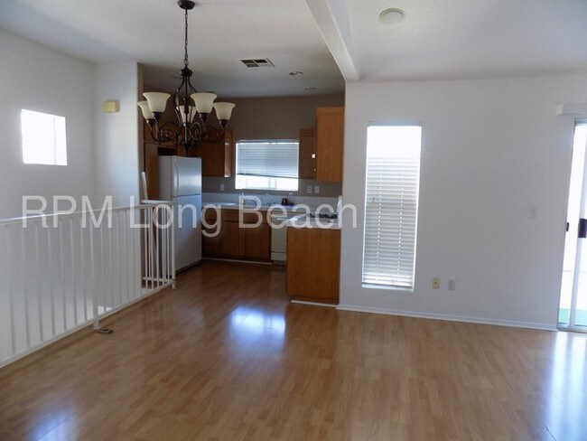 Foto del edificio - 2BD-2BA Town home in Carson for Rent!