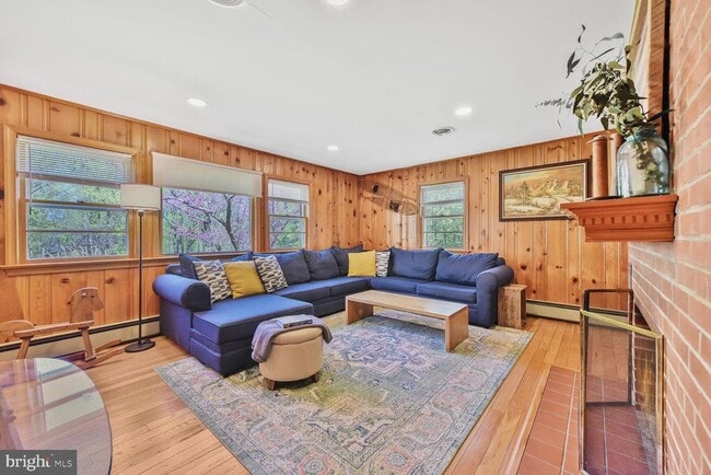 Building Photo - 2459 Frogtown Rd