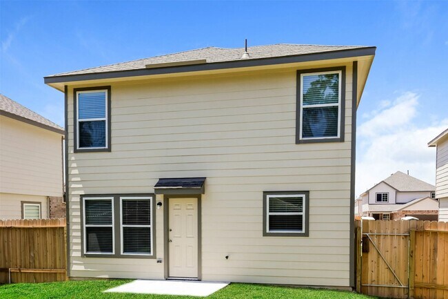 Building Photo - 5030 Banyan Tree Trl