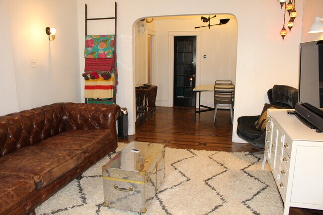 Foto del edificio - 1420 Sterling Pl