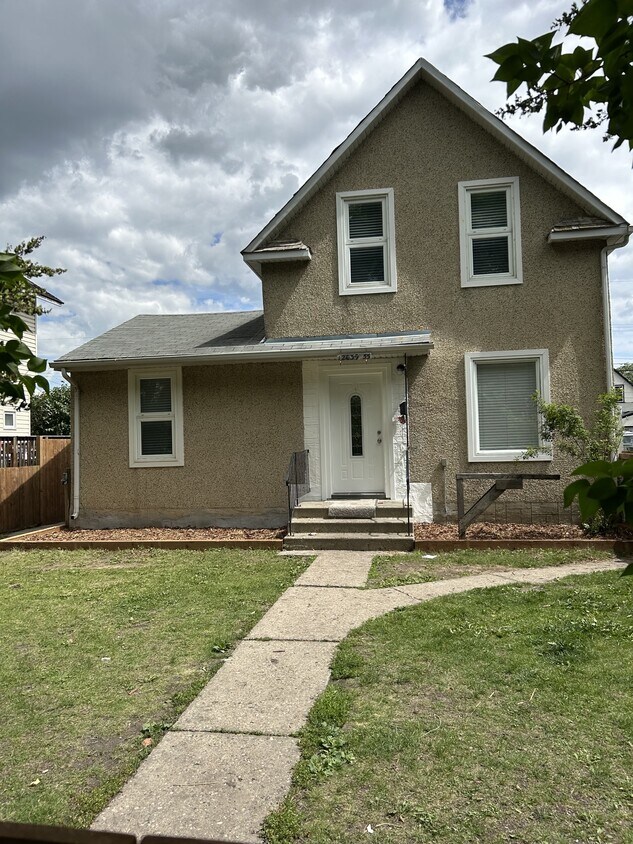 Primary Photo - 12039-12055 55 St NW