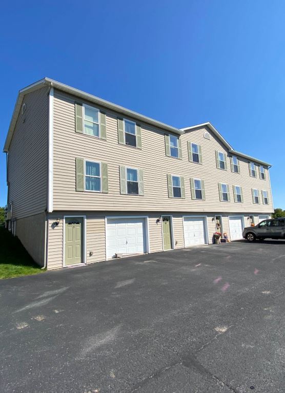 Foto principal - 204 Betsinger Rd