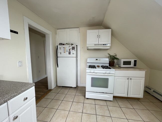 Building Photo - 27 Arthur St