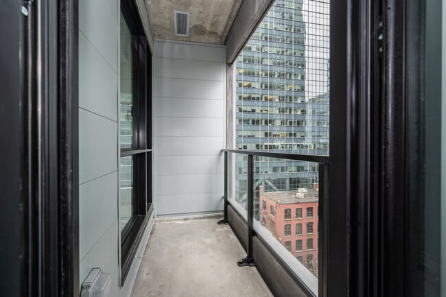 Photo du bâtiment - 4171 Rue de la Montagne