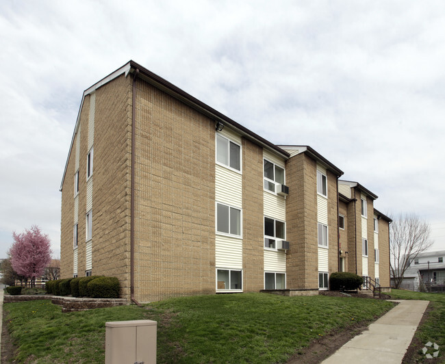 Building Photo - Eagle Ridge Apartments