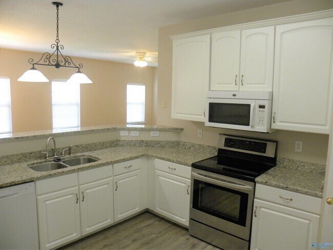 Foto del edificio - 224 Garden Brook Dr