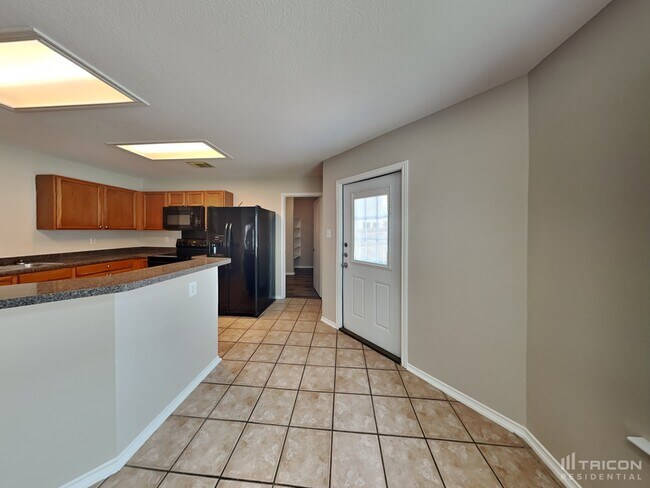 Building Photo - 7621 Forest Vale Live Oak TX