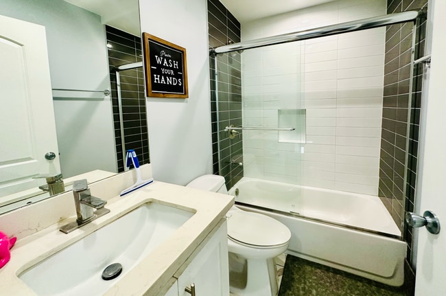 Photo - 232 E 27th St Townhome