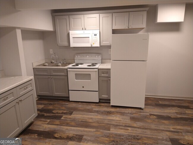 Foto del edificio - 3435 Stone Rd SW