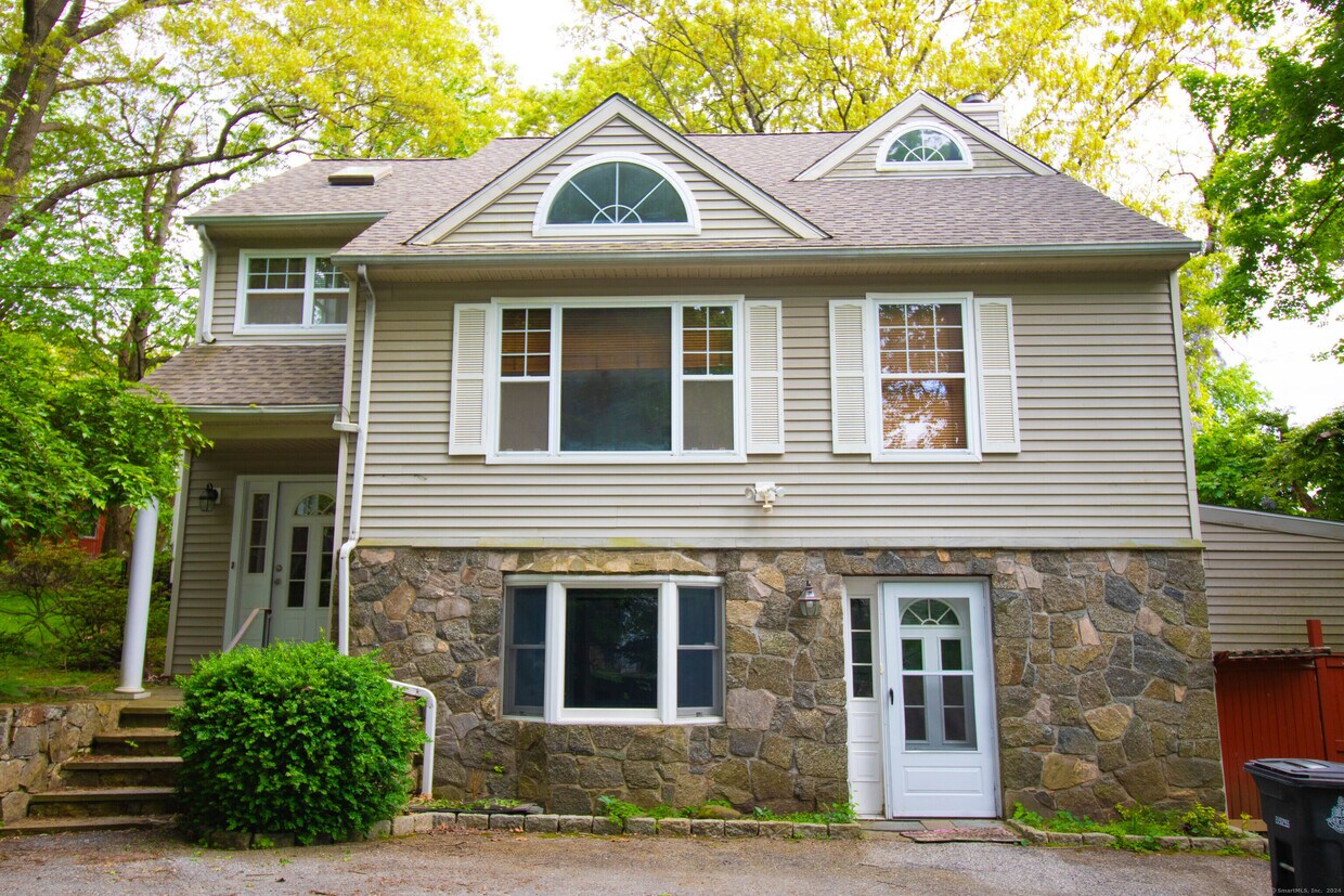 Primary Photo - 43 Deacon Hill Rd