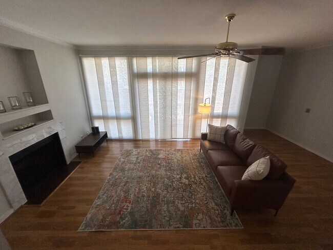 Foto del edificio - 1 Gardenwood Ct