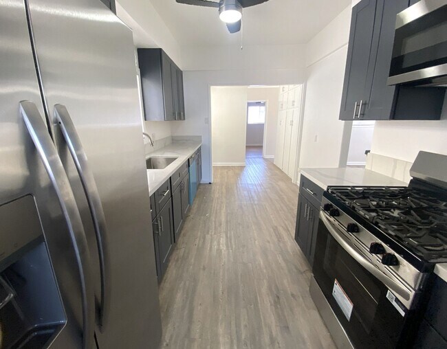 Foto del edificio - Charming Renovated 3-Bedroom Home in South San Pedro!