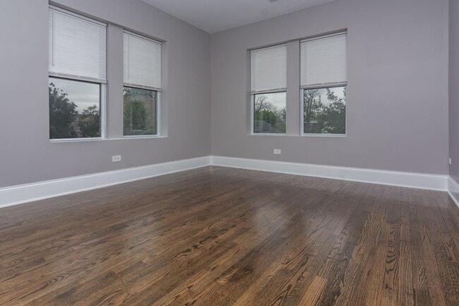 Building Photo - 1330 W 78th St