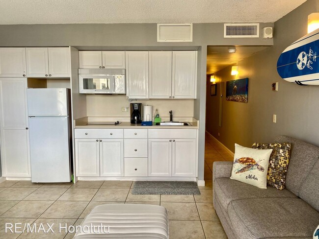 Building Photo - 1 br, 1 bath House - 2440 Kuhio Ave. #810