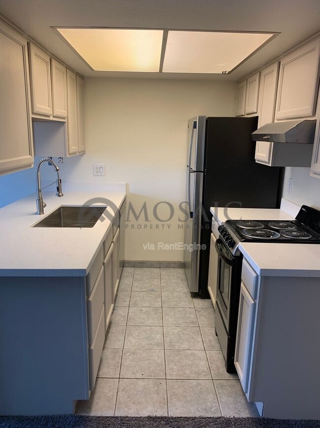 Foto del edificio - 461 W Holmes Ave