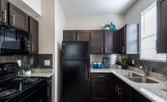 Building Photo - 3 bedroom in Stafford TX 77477