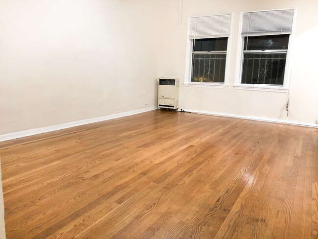 Building Photo - 1109 Laguna Ave