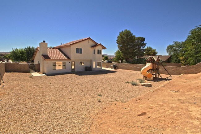 Building Photo - 27164 Silver Lakes Pkwy