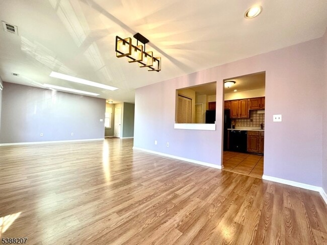 Foto del edificio - 184 Milkweed Ct
