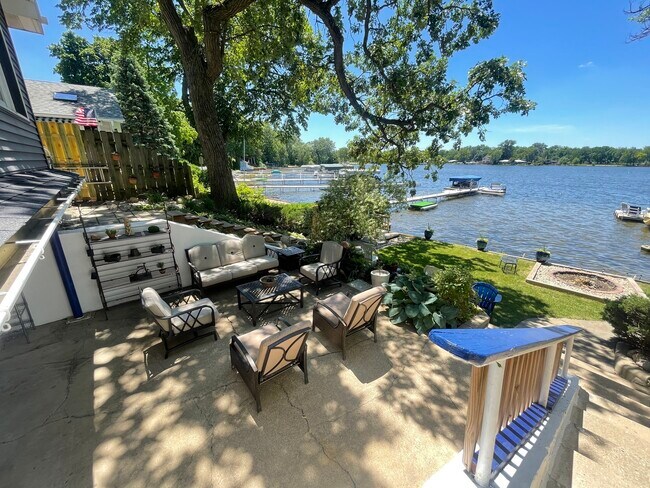 Foto del edificio - 33490 N Lake Shore Dr