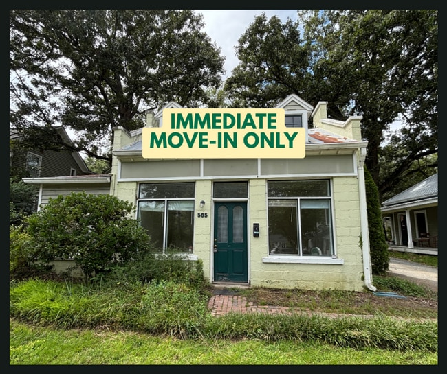 4-Bedroom Apartment in Prime Downtown Carr... - 4-Bedroom Apartment in Prime Downtown Carr...