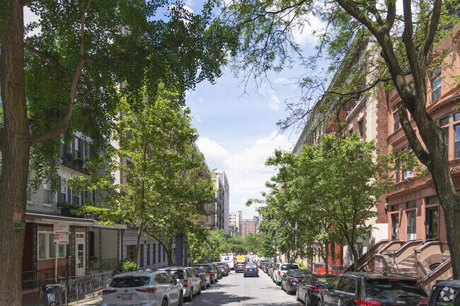 Context - 521 W 157th St