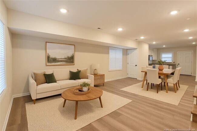 Foto del edificio - 1511 Fort Bragg Rd