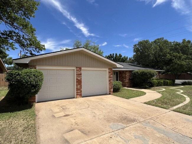 Building Photo - South Central Lubbock Home