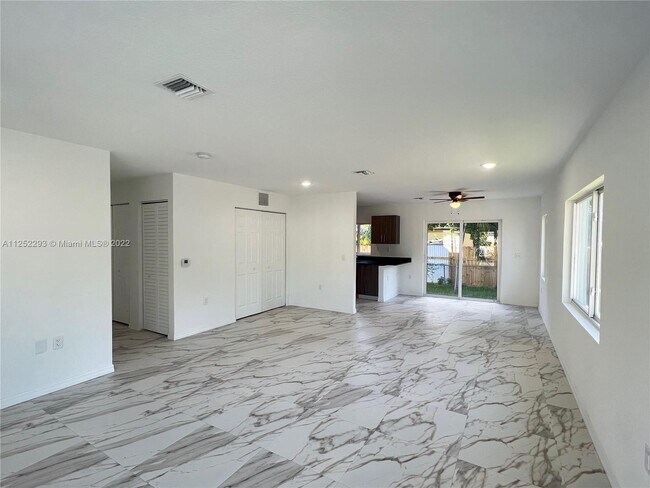 Foto del edificio - 823 NW 4th Ter   Hallandale Beach Fl 33009