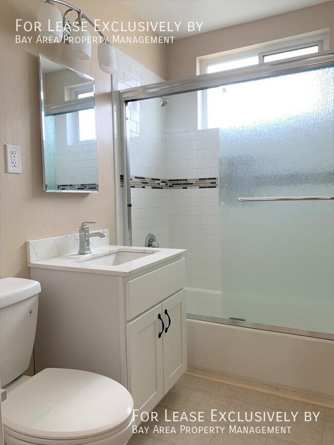 Foto del edificio - Remodeled 2 Bedroom with laundry in unit, ...