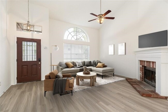 Building Photo - 9410 Calwood Cir