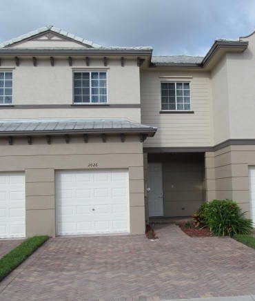 Building Photo - 2026 Nassau Dr