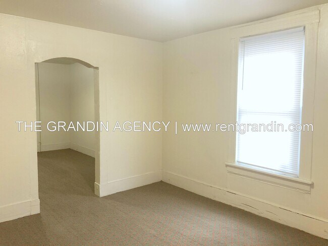 Foto del edificio - 922 12th St SE