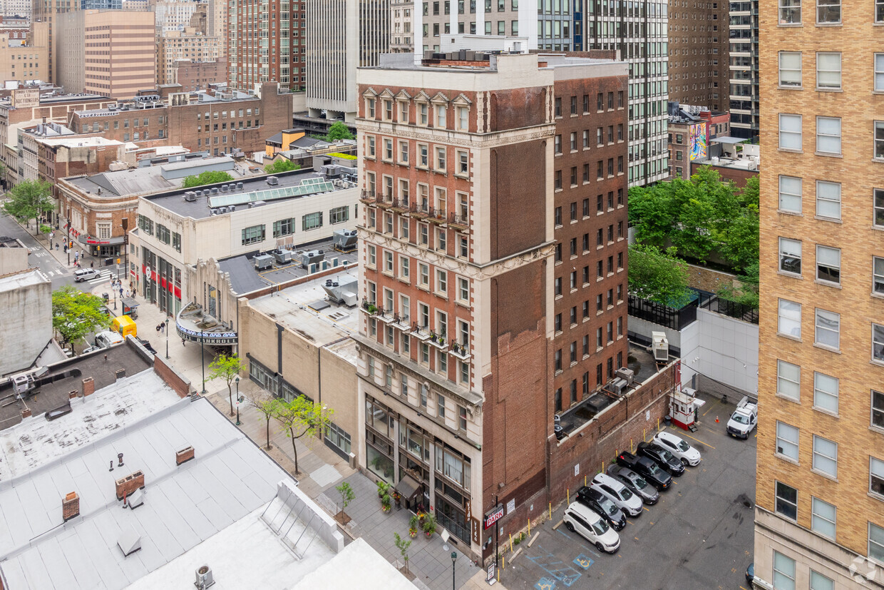 Primary Photo - Chestnut Street Condominiums