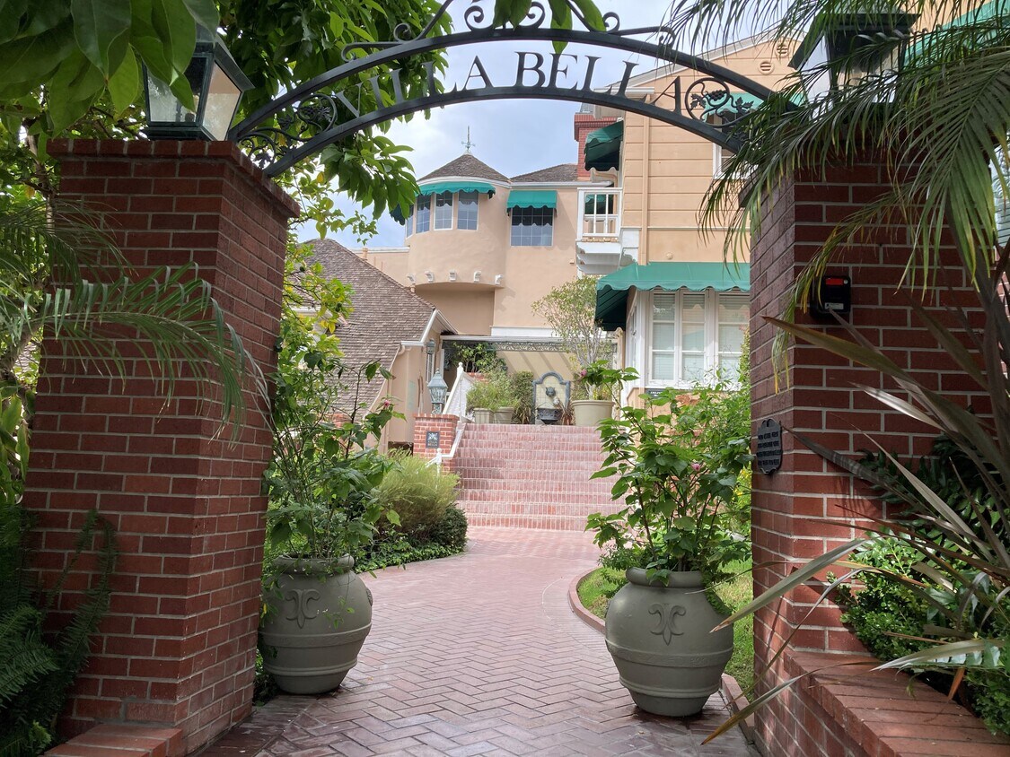 Villa Bella - 2470 S Coast Hwy
