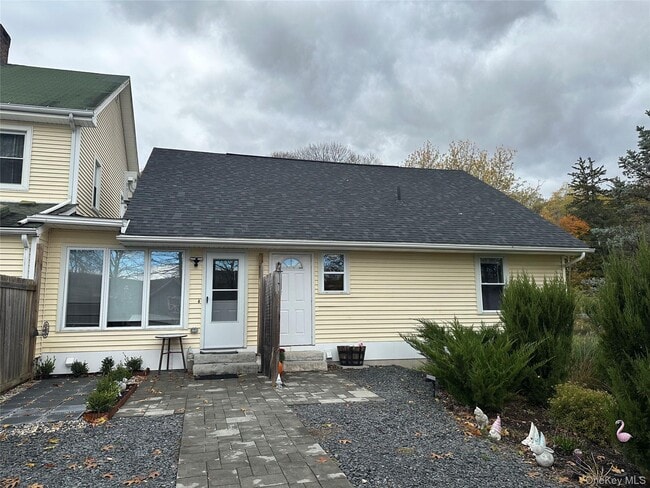 Building Photo - 430 NY-32