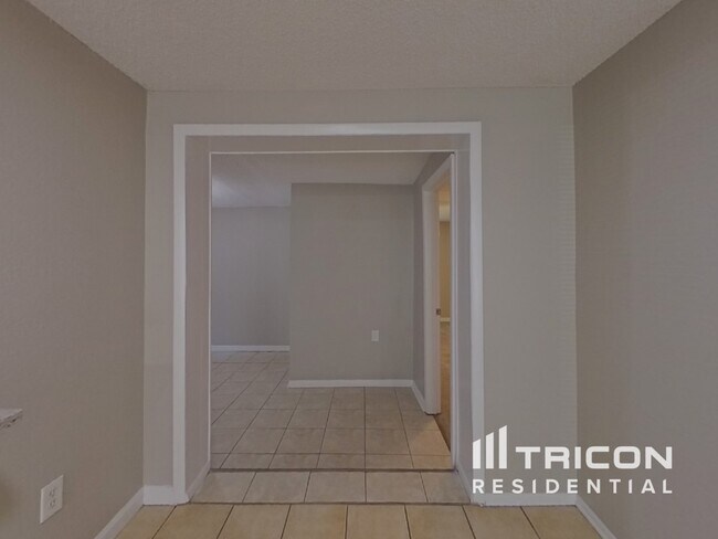 Foto del edificio - 1208 Melonwood Ave